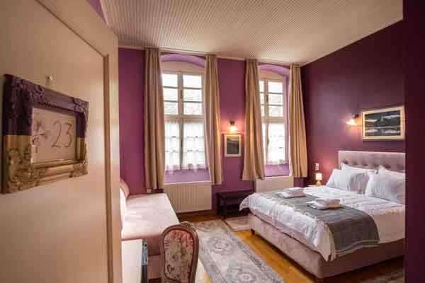 The Old School Hotel Συρράκο